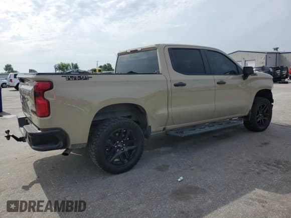 2022 Chevrolet Silverado 1500 Custom Trail Boss с VIN 3GCPDCEK8NG566831, выставлен на аукционе Copart как лот 57163985 с пробегом 112 468 миль миль и Списание • Salvage title. История ставок и продаж доступна на DreamBid. Изображение 3.