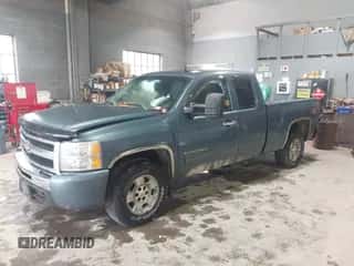 2010 Chevrolet Silverado 1500 LT z VIN 1GCSKSE35AZ158705, wystawiony jako IAAI lot #43427396 z przebiegiem 208 277 mil mil oraz . Historia ofert i sprzedaży dostępna na DreamBid. Obrazek 2.