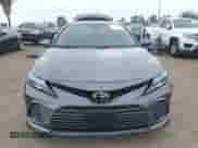 2023 Toyota Camry LE z VIN 4T1C11AKXPU119236, wystawiony jako IAAI lot #43326388 z przebiegiem 23 626 mil mil oraz . Historia ofert i sprzedaży dostępna na DreamBid. Obrazek 13.