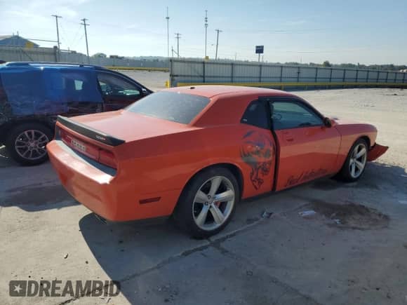 2008 Dodge Challenger SRT-8 z VIN 2B3LJ74W18H302133, wystawiony jako Copart lot #65542105 z przebiegiem 101 504 mil mil oraz Nie do naprawy • Non repairable. Historia ofert i sprzedaży dostępna na DreamBid. Obrazek 3.