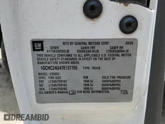 2007 Chevrolet Silverado 2500HD Work Truck z VIN 1GCHC24U47E137765, wystawiony jako Copart lot #58523585 z przebiegiem Nie podano mil oraz Szkoda całkowita • Salvage title. Historia ofert i sprzedaży dostępna na DreamBid. Obrazek 12.