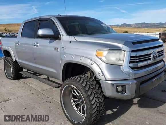 2016 Toyota Tundra 1794 Edition z VIN 5TFAW5F15GX525119, wystawiony jako Copart lot #81858065 z przebiegiem 55 097 mil mil oraz Szkoda całkowita • Salvage title. Historia ofert i sprzedaży dostępna na DreamBid. Obrazek 13.