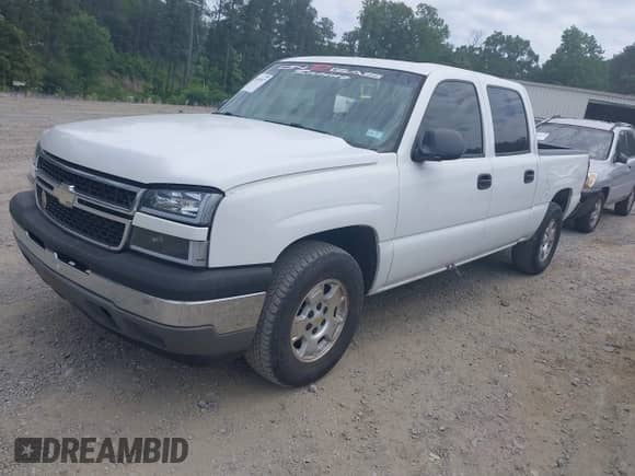 2005 Chevrolet Silverado 1500 LS с VIN 2GCEK13T051368475, выставлен на аукционе IAAI как лот 42345057 с пробегом 296 573 миль миль и . История ставок и продаж доступна на DreamBid. Изображение 2.