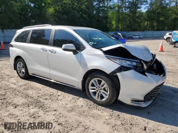 2025 Toyota Sienna Limited с VIN 5TDZRKEC9SS226758, выставлен на аукционе Copart как лот 56335185 с пробегом 9 572 миль миль и Списание • Salvage title. История ставок и продаж доступна на DreamBid. Изображение 4.