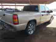 2006 GMC Sierra 1500 SL z VIN 2GTEC13V261282441, wystawiony jako IAAI lot #41799896 z przebiegiem 274 960 mil mil oraz . Historia ofert i sprzedaży dostępna na DreamBid. Obrazek 4.