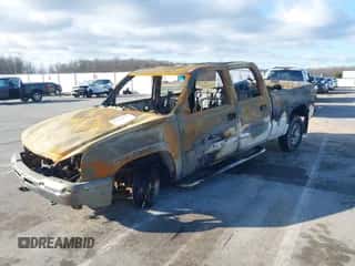 2004 Chevrolet Silverado 2500 LT z VIN 1GCGK23U54F190612, wystawiony jako IAAI lot #41022893 z przebiegiem Nie podano mil oraz . Historia ofert i sprzedaży dostępna na DreamBid. Obrazek 2.