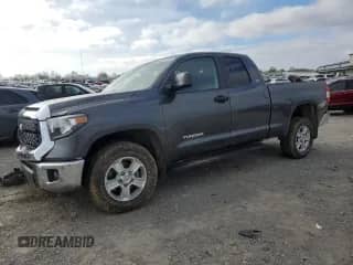 2019 Toyota Tundra SR с VIN 5TFUM5F19KX082145, выставлен на аукционе Copart как лот 81237544 с пробегом 47 474 миль миль и Списание • Salvage title. История ставок и продаж доступна на DreamBid. Изображение 1.
