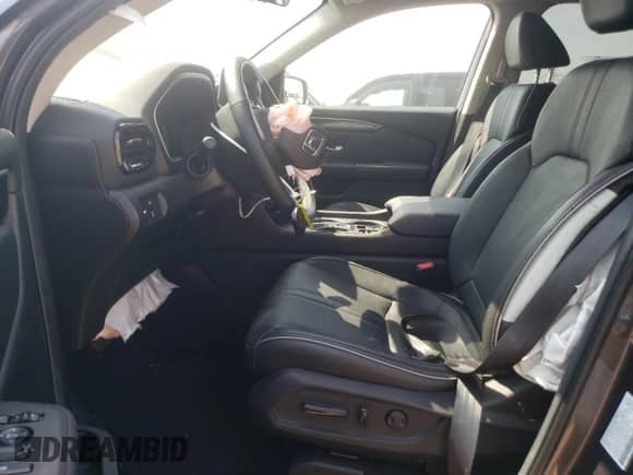 2024 Honda Pilot Elite with VIN 5FNYG1H86RB048776, listed as a Copart auction lot 68449725 with 13,209 mi miles and Salvage title. Bid and sale history available at DreamBid. Image 7.