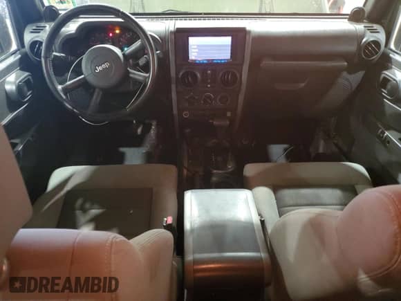 2008 Jeep Wrangler Unlimited X with VIN 1J4GA39158L583789, listed as a Copart auction lot 86292065 with 170,334 mi miles and Salvage title. Bid and sale history available at DreamBid. Image 8.