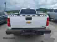 2013 Chevrolet Silverado 2500HD Work Truck z VIN 1GC1KVCG5DF139886, wystawiony jako IAAI lot #42605069 z przebiegiem 219 472 mil mil oraz . Historia ofert i sprzedaży dostępna na DreamBid. Obrazek 17.