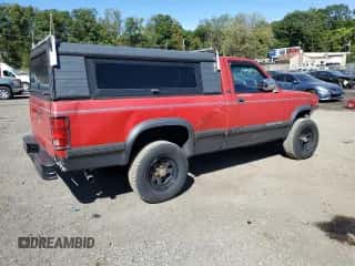 1994 Dodge Dakota z VIN 1B7GG26X3RS605626, wystawiony jako Copart lot #75293854 z przebiegiem 159 432 mil mil oraz Szkoda całkowita • Salvage title. Historia ofert i sprzedaży dostępna na DreamBid. Obrazek 3.