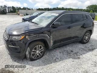 2019 Jeep Compass Latitude z VIN 3C4NJCBB3KT676659, wystawiony jako Copart lot #60410535 z przebiegiem 107 343 mil mil oraz Szkoda całkowita • Salvage title. Historia ofert i sprzedaży dostępna na DreamBid. Obrazek 1.