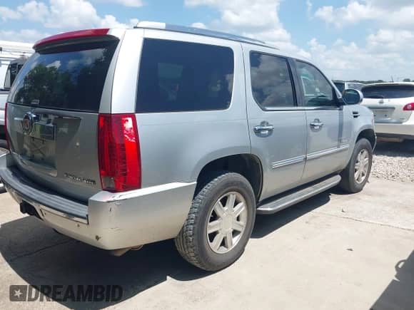 2013 Cadillac Escalade with VIN 1GYS3AEF0DR219037, listed as a IAAI auction lot 42755060 with 132,292 mi miles and . Bid and sale history available at DreamBid. Image 4.