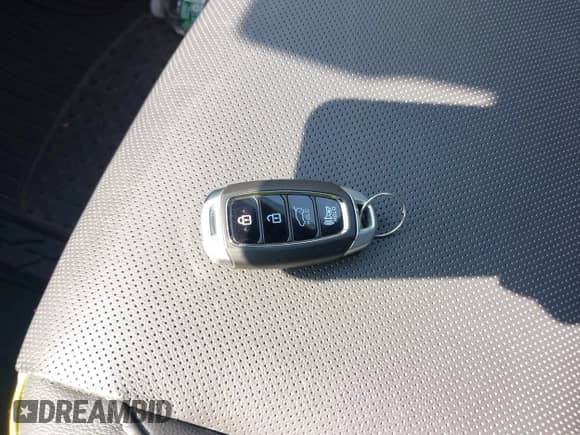 2019 Hyundai Kona Ultimate с VIN KM8K5CA55KU364198, выставлен на аукционе IAAI как лот 42829615 с пробегом 72 366 миль миль и . История ставок и продаж доступна на DreamBid. Изображение 11.