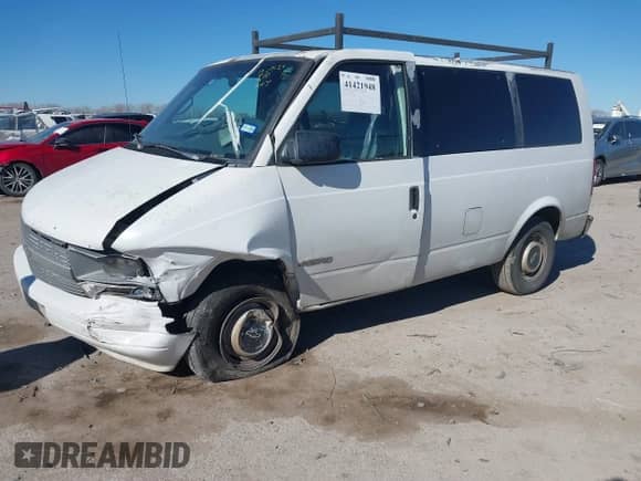1996 Chevrolet Astro z VIN 1GNDM19W7TB121255, wystawiony jako IAAI lot #41421948 z przebiegiem Nie podano mil oraz . Historia ofert i sprzedaży dostępna na DreamBid. Obrazek 18.