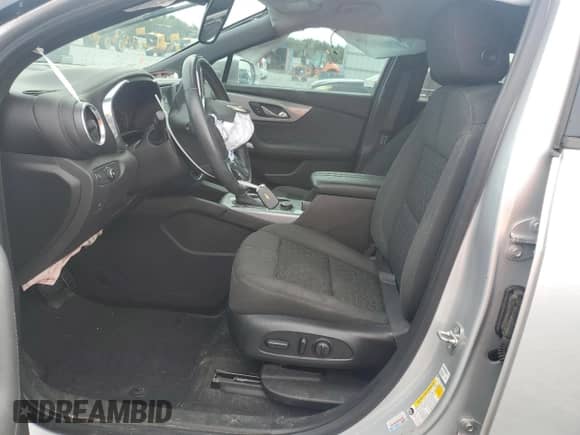 2020 Chevrolet Blazer LT z VIN 3GNKBBRA3LS653078, wystawiony jako Copart lot #81194115 z przebiegiem 33 217 mil mil oraz Szkoda całkowita • Salvage title. Historia ofert i sprzedaży dostępna na DreamBid. Obrazek 7.