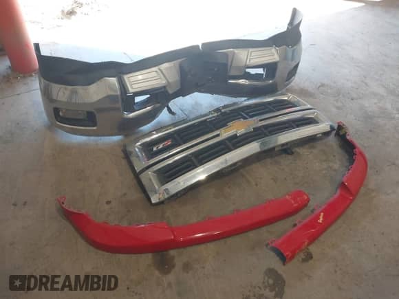 2015 Chevrolet Silverado 1500 LT z VIN 3GCUKREH3FG343310, wystawiony jako IAAI lot #42961582 z przebiegiem 116 046 mil mil oraz . Historia ofert i sprzedaży dostępna na DreamBid. Obrazek 12.