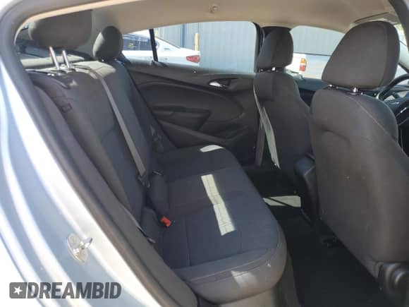 2017 Chevrolet Cruze LS z VIN 3G1BC5SM4HS565006, wystawiony jako Copart lot #85113385 z przebiegiem 60 458 mil mil oraz Szkoda całkowita • Salvage title. Historia ofert i sprzedaży dostępna na DreamBid. Obrazek 10.