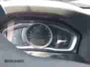 2016 Volvo S60 T5 Drive-E Premier z VIN YV126MFK0G2407087, wystawiony jako IAAI lot #43153662 z przebiegiem 60 933 mil mil oraz . Historia ofert i sprzedaży dostępna na DreamBid. Obrazek 7.
