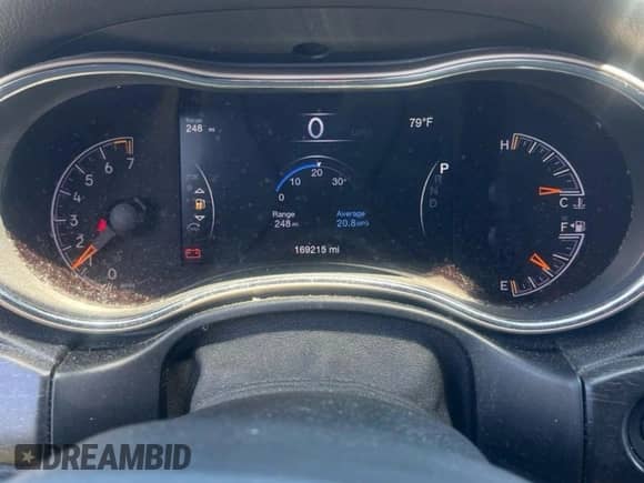 2017 Jeep Grand Cherokee Laredo с VIN 1C4RJFAG5HC771809, выставлен на аукционе Copart как лот 71249125 с пробегом 169 000 миль миль и Чистый • Clean title. История ставок и продаж доступна на DreamBid. Изображение 8.