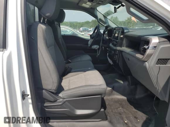 2023 Ford F-150 XL z VIN 1FTMF1CB8PKD91447, wystawiony jako Copart lot #71736535 z przebiegiem 72 496 mil mil oraz Szkoda całkowita • Salvage title. Historia ofert i sprzedaży dostępna na DreamBid. Obrazek 10.