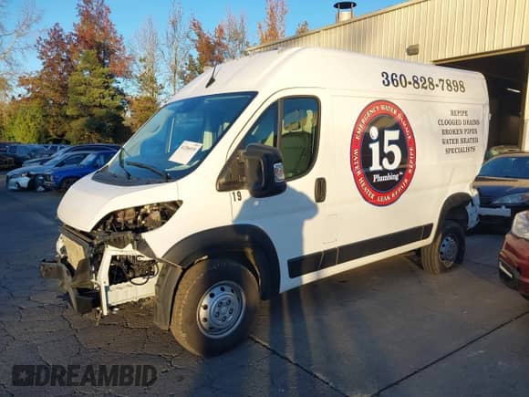 2023 Ram ProMaster Cargo с VIN 3C6LRVBGXPE583101, выставлен на аукционе IAAI как лот 41206939 с пробегом 9 469 миль миль и . История ставок и продаж доступна на DreamBid. Изображение 2.