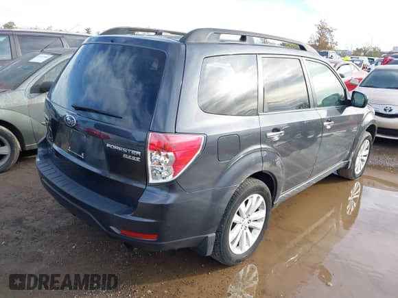 2013 Subaru Forester X Limited с VIN JF2SHAEC4DH407340, выставлен на аукционе IAAI как лот 43552581 с пробегом 125 546 миль миль и . История ставок и продаж доступна на DreamBid. Изображение 4.
