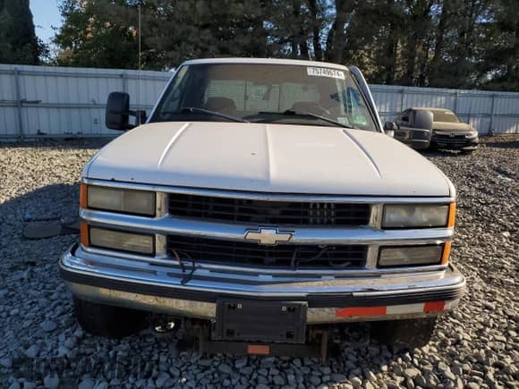 1998 Chevrolet Silverado 2500 с VIN 1GCGK29RXWE215208, выставлен на аукционе Copart как лот 75749674 с пробегом 115 877 миль миль и Списание • Salvage title. История ставок и продаж доступна на DreamBid. Изображение 5.