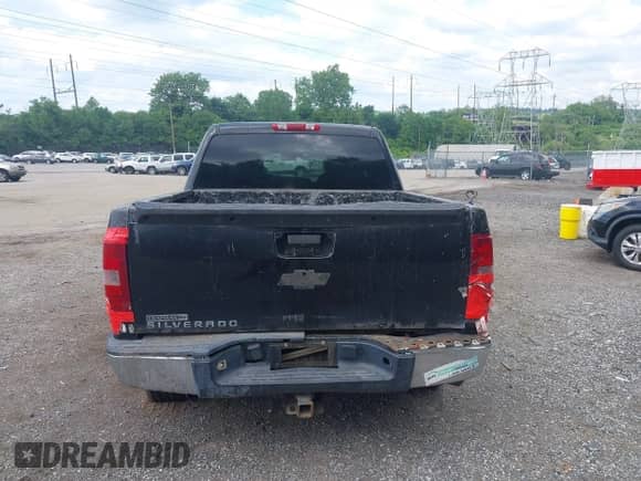 2007 Chevrolet Silverado 1500 LS с VIN 2GCEK13C271652287, выставлен на аукционе IAAI как лот 42392765 с пробегом 203 899 миль миль и . История ставок и продаж доступна на DreamBid. Изображение 16.