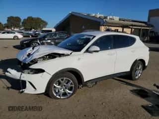 2024 Dodge Hornet R/T с VIN ZACPDFCW5R3A27697, выставлен на аукционе Copart как лот 89251915 с пробегом 18 210 миль миль и На запчасти • Non repairable. История ставок и продаж доступна на DreamBid. Изображение 1.