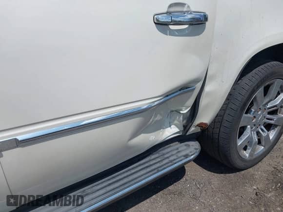 2013 Cadillac Escalade ESV Luxury с VIN 1GYS4HEF1DR228321, выставлен на аукционе IAAI как лот 42536138 с пробегом 160 957 миль миль и . История ставок и продаж доступна на DreamBid. Изображение 6.