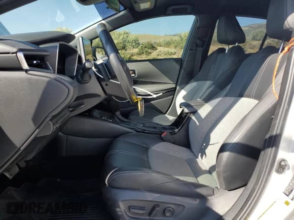 2024 Toyota Corolla XSE z VIN JTNC4MBE7R3220759, wystawiony jako Copart lot #59930815 z przebiegiem 18 691 mil mil oraz Szkoda całkowita • Salvage title. Historia ofert i sprzedaży dostępna na DreamBid. Obrazek 7.