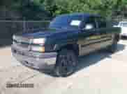 2005 Chevrolet Silverado 1500 LS z VIN 2GCEK13T051336111, wystawiony jako IAAI lot #42639214 z przebiegiem 224 915 mil mil oraz . Historia ofert i sprzedaży dostępna na DreamBid. Obrazek 18.
