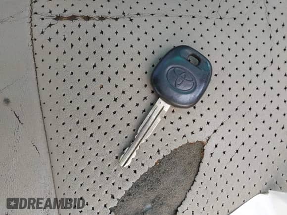 2004 Toyota Highlander with VIN JTEEP21A340004727, listed as a IAAI auction lot 42687205 with 224,050 mi miles and . Bid and sale history available at DreamBid. Image 11.