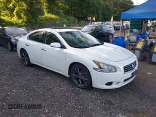 2014 Nissan Maxima SV z VIN 1N4AA5AP1EC483052, wystawiony jako IAAI lot #42807542 z przebiegiem 319 387 mil mil oraz . Historia ofert i sprzedaży dostępna na DreamBid. Obrazek 1.