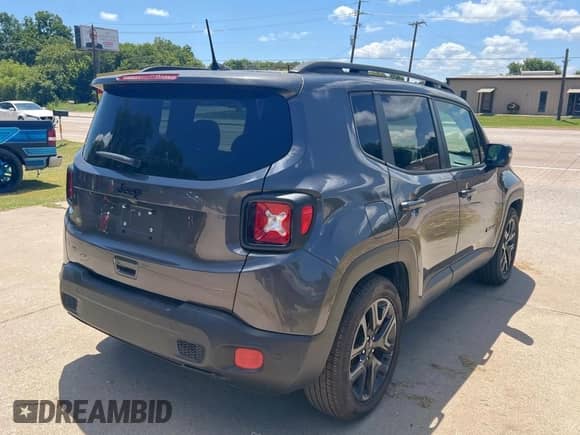 2018 Jeep Renegade Altitude с VIN ZACCJABB7JPG74043, выставлен на аукционе Copart как лот 69500015 с пробегом 25 125 миль миль и Чистый • Clean title. История ставок и продаж доступна на DreamBid. Изображение 4.