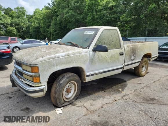 2000 Chevrolet Silverado 2500 с VIN 1GCGC24R3YR105777, выставлен на аукционе Copart как лот 62659635 с пробегом 159 127 миль миль и Чистый • Clean title. История ставок и продаж доступна на DreamBid. Изображение 1.