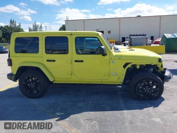 2024 Jeep Wrangler Sahara with VIN 1C4RJXP68RW254525, listed as a IAAI auction lot 43453534 with 32,749 mi miles and . Bid and sale history available at DreamBid. Image 13.