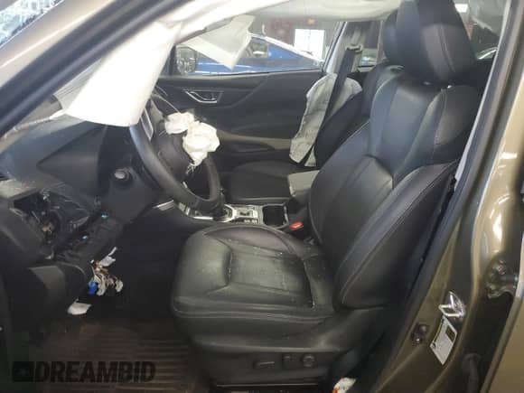 2023 Subaru Forester Limited z VIN JF2SKANC2PH489820, wystawiony jako Copart lot #64846145 z przebiegiem Nie podano mil oraz Szkoda całkowita • Salvage title. Historia ofert i sprzedaży dostępna na DreamBid. Obrazek 7.