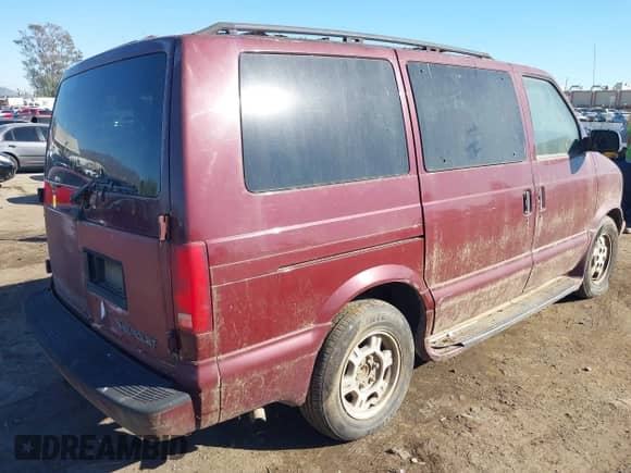 2003 Chevrolet Astro с VIN 1GNDM19X83B106272, выставлен на аукционе IAAI как лот 43476382 с пробегом 155 614 миль миль и . История ставок и продаж доступна на DreamBid. Изображение 4.