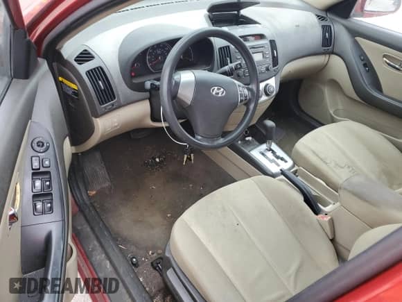 2010 Hyundai Elantra GLS с VIN KMHDU4AD2AU978679, выставлен на аукционе Copart как лот 82731365 с пробегом 177 999 миль миль и Чистый • Clean title. История ставок и продаж доступна на DreamBid. Изображение 8.