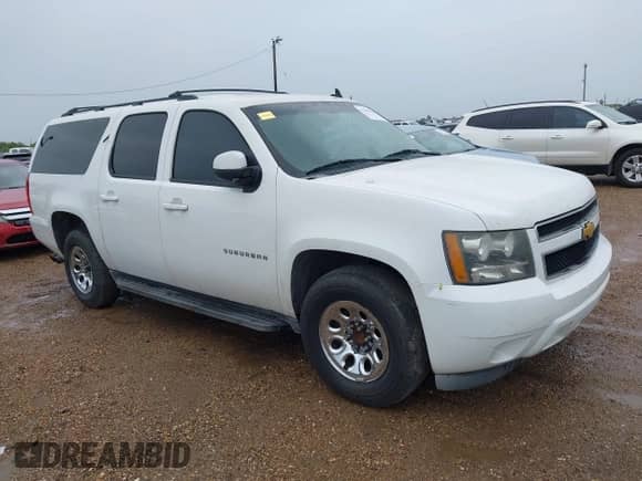 2013 Chevrolet Suburban LS с VIN 1GNSCHE08DR205825, выставлен на аукционе IAAI как лот 42594481 с пробегом 243 533 миль миль и . История ставок и продаж доступна на DreamBid. Изображение 1.