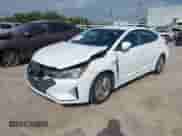 2019 Hyundai Elantra SEL z VIN 5NPD84LFXKH458488, wystawiony jako IAAI lot #43547521 z przebiegiem 67 957 mil mil oraz . Historia ofert i sprzedaży dostępna na DreamBid. Obrazek 2.