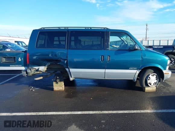 1997 Chevrolet Astro с VIN 1GNDM19W7VB216479, выставлен на аукционе IAAI как лот 41266015 с пробегом 277 411 миль миль и . История ставок и продаж доступна на DreamBid. Изображение 14.