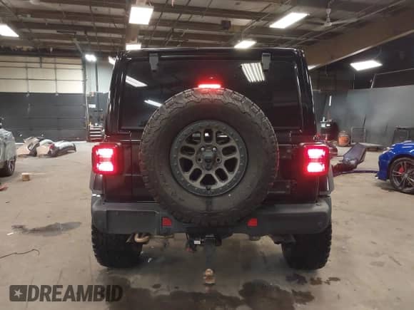 2022 Jeep Wrangler Unlimited Rubicon 392 с VIN 1C4JJXSJXNW114821, выставлен на аукционе IAAI как лот 41949305 с пробегом 10 225 миль миль и . История ставок и продаж доступна на DreamBid. Изображение 17.