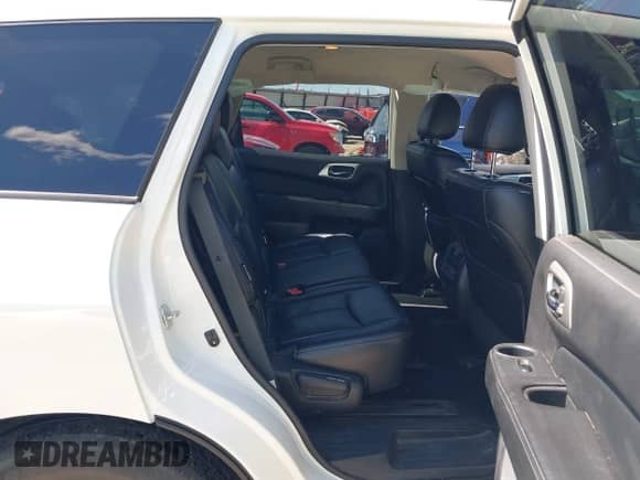 2019 Nissan Pathfinder SV z VIN 5N1DR2MN7KC603548, wystawiony jako IAAI lot #42536941 z przebiegiem 115 970 mil mil oraz . Historia ofert i sprzedaży dostępna na DreamBid. Obrazek 8.