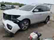 2017 Nissan Pathfinder SL z VIN 5N1DR2MN9HC676574, wystawiony jako Copart lot #80097455 z przebiegiem 121 832 mil mil oraz Szkoda całkowita • Salvage title. Historia ofert i sprzedaży dostępna na DreamBid. Obrazek 1.