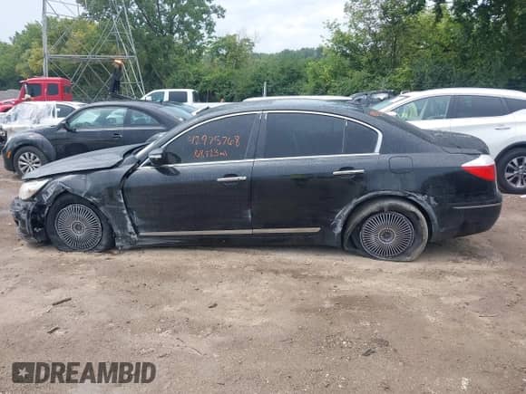 2009 Hyundai Genesis with VIN KMHGC46F29U062753, listed as a IAAI auction lot 42975768 with 169,823 mi miles and . Bid and sale history available at DreamBid. Image 14.