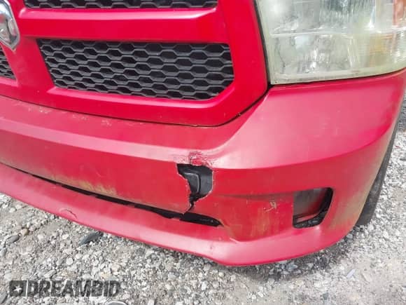 2013 Ram 1500 Express z VIN 1C6RR6FT6DS523896, wystawiony jako IAAI lot #43338595 z przebiegiem 257 199 mil mil oraz . Historia ofert i sprzedaży dostępna na DreamBid. Obrazek 6.