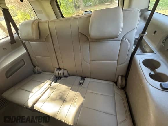 2018 Chevrolet Suburban LT с VIN 1GNSKHKC9JR124975, выставлен на аукционе Copart как лот 86058975 с пробегом 258 867 миль миль и Чистый • Clean title. История ставок и продаж доступна на DreamBid. Изображение 14.